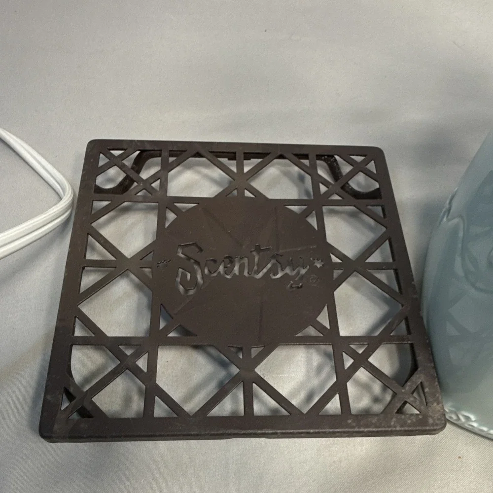 Cute Scentsy Inspired by Heidi Blue Mason Jar w/Fireflies Wax Warmer on Stand